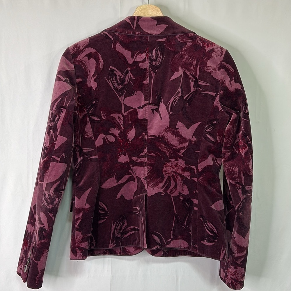 📺Ann Taylor purple floral velvet blazer: - Picture 3 of 3